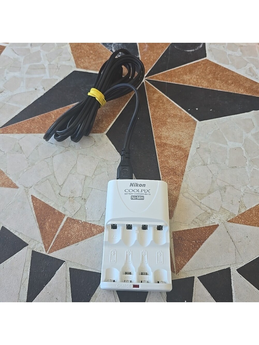 Nikon MH-73 Ni-MH Battery Charger